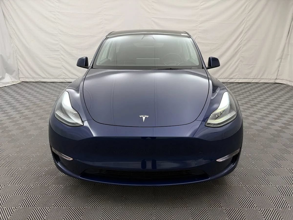 Used 2023 Tesla Model Y Long Range AWD/4WD image 3