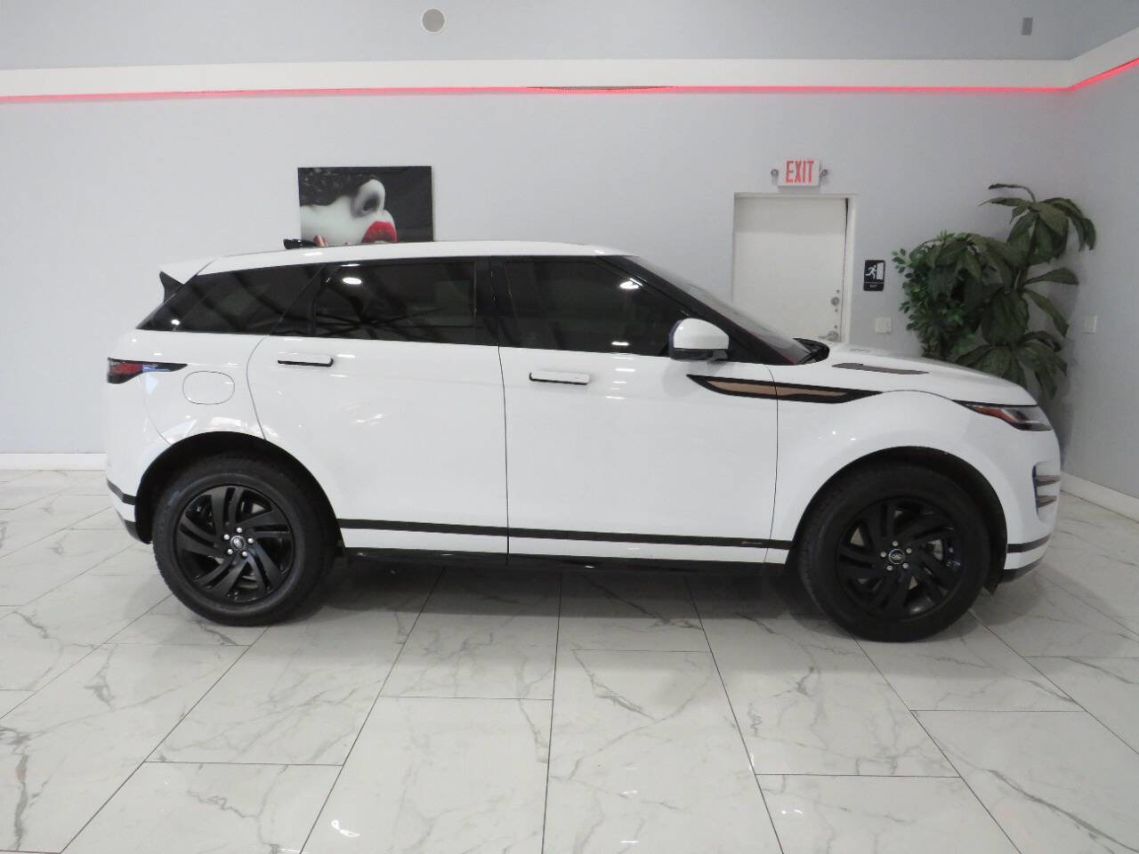 Used 2020 Land Rover Range Rover Evoque R-Dynamic S image 3