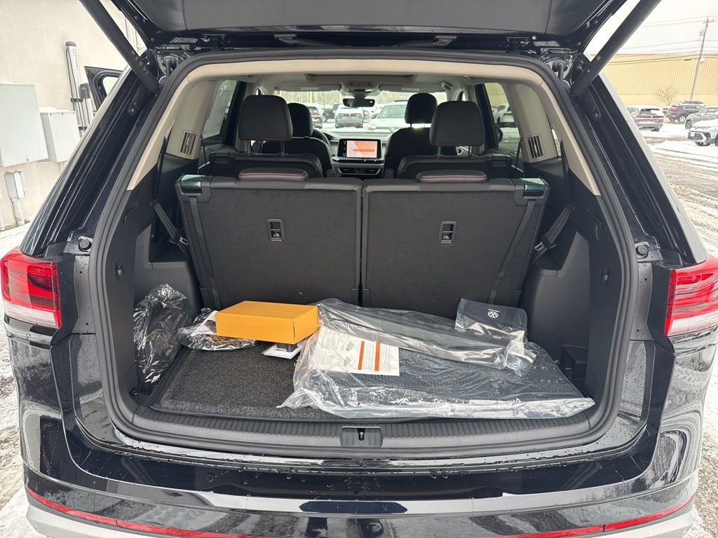 New 2026 Volkswagen Atlas Peak Edition image 16