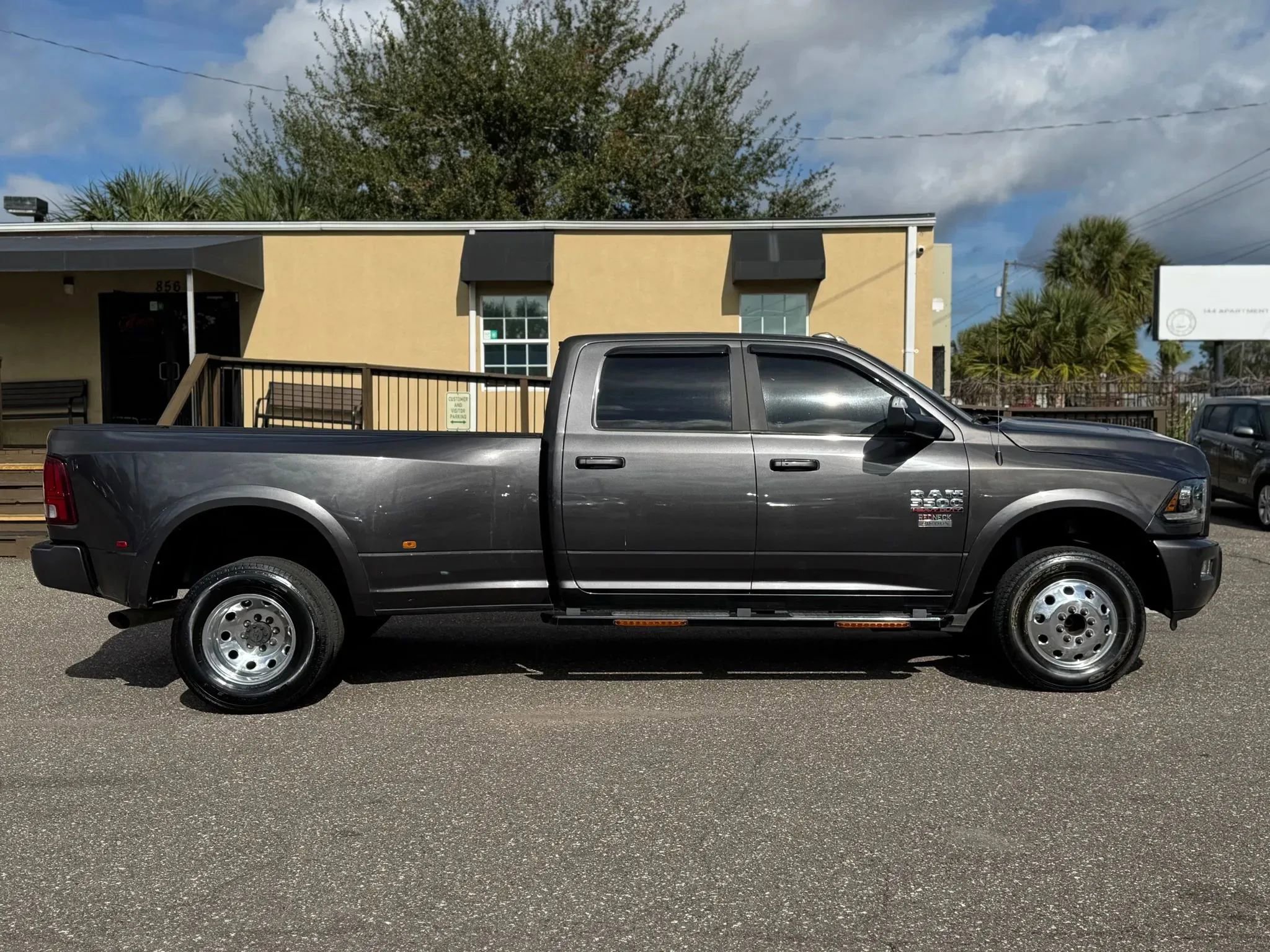 Used 2018 RAM 3500 Laramie w/ Sport Appearance Group AWD/4WD image 4