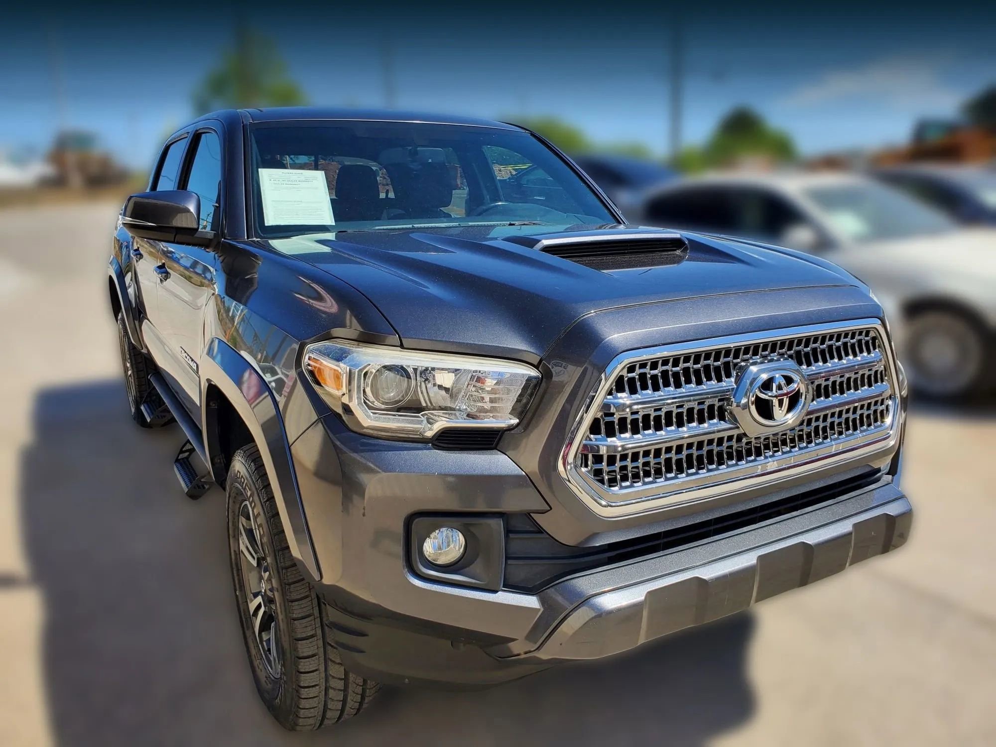 Used 2017 Toyota Tacoma TRD Sport w/ Tow Package image 10