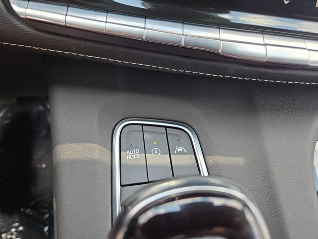 Certified 2024 Cadillac Escalade Sport w/ LPO, ONYX Package AWD/4WD image 32