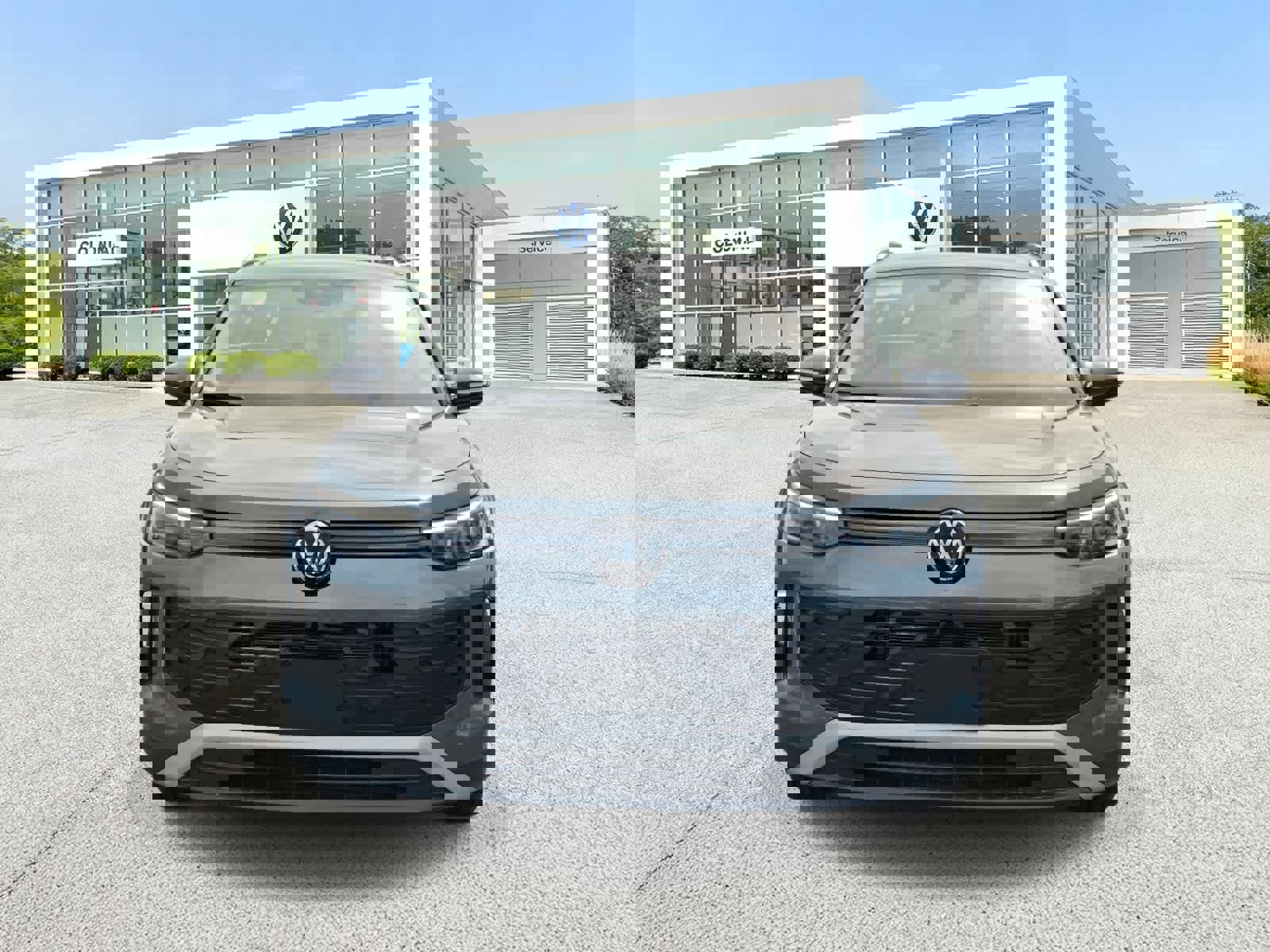 New 2026 Volkswagen Tiguan SE AWD/4WD image 2