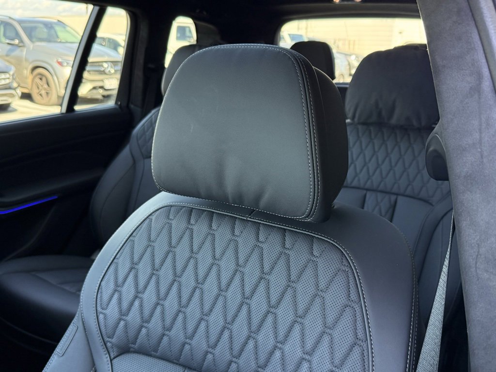 Used 2025 BMW ALPINA XB7 image 4