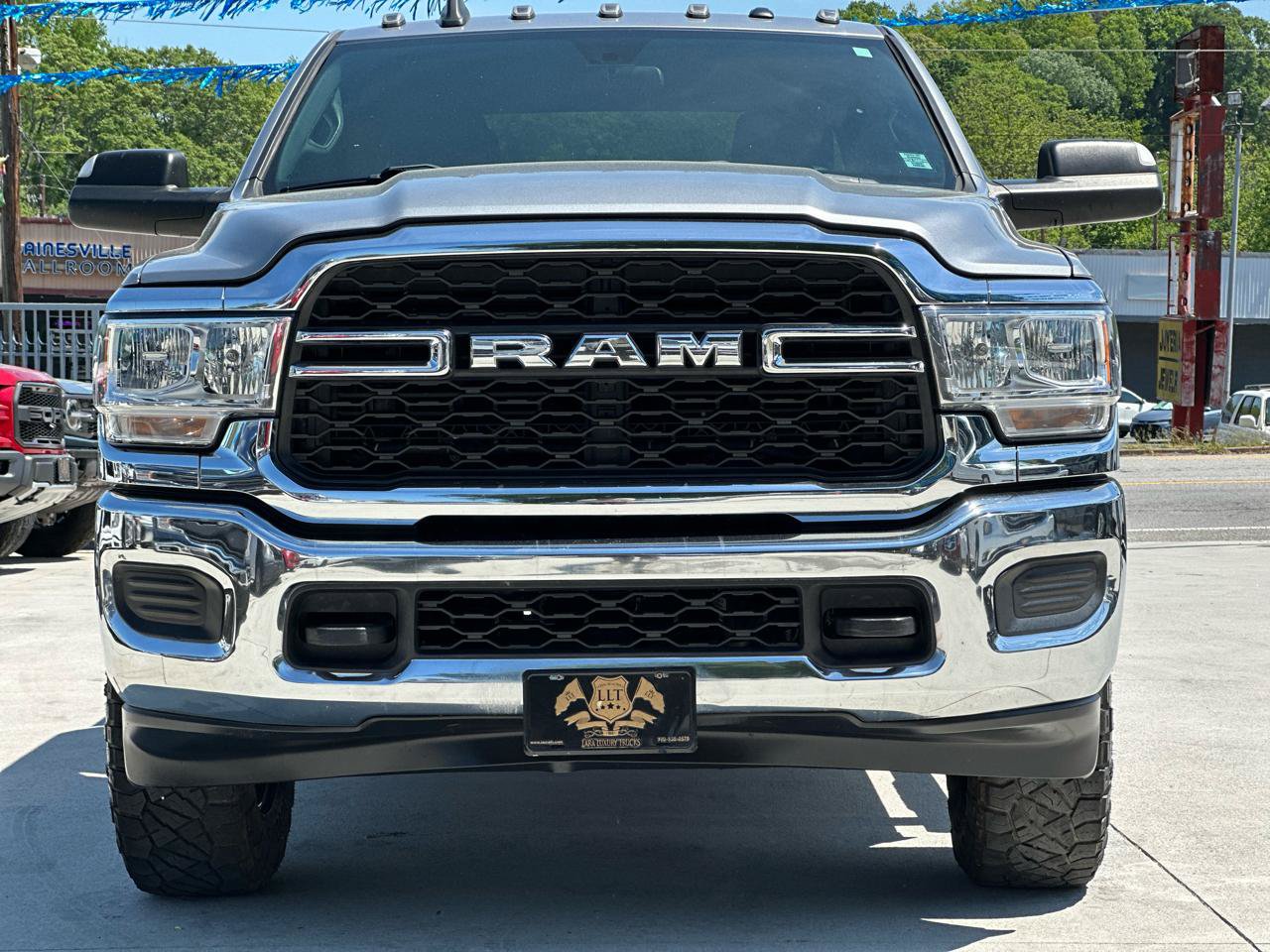 Used 2022 RAM 2500 Tradesman w/ Chrome Appearance Group AWD/4WD image 2