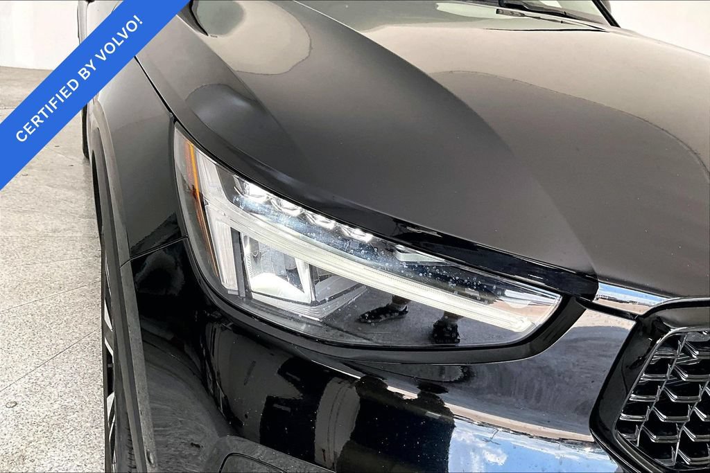 Used 2025 Volvo XC40 B5 Plus AWD/4WD image 31