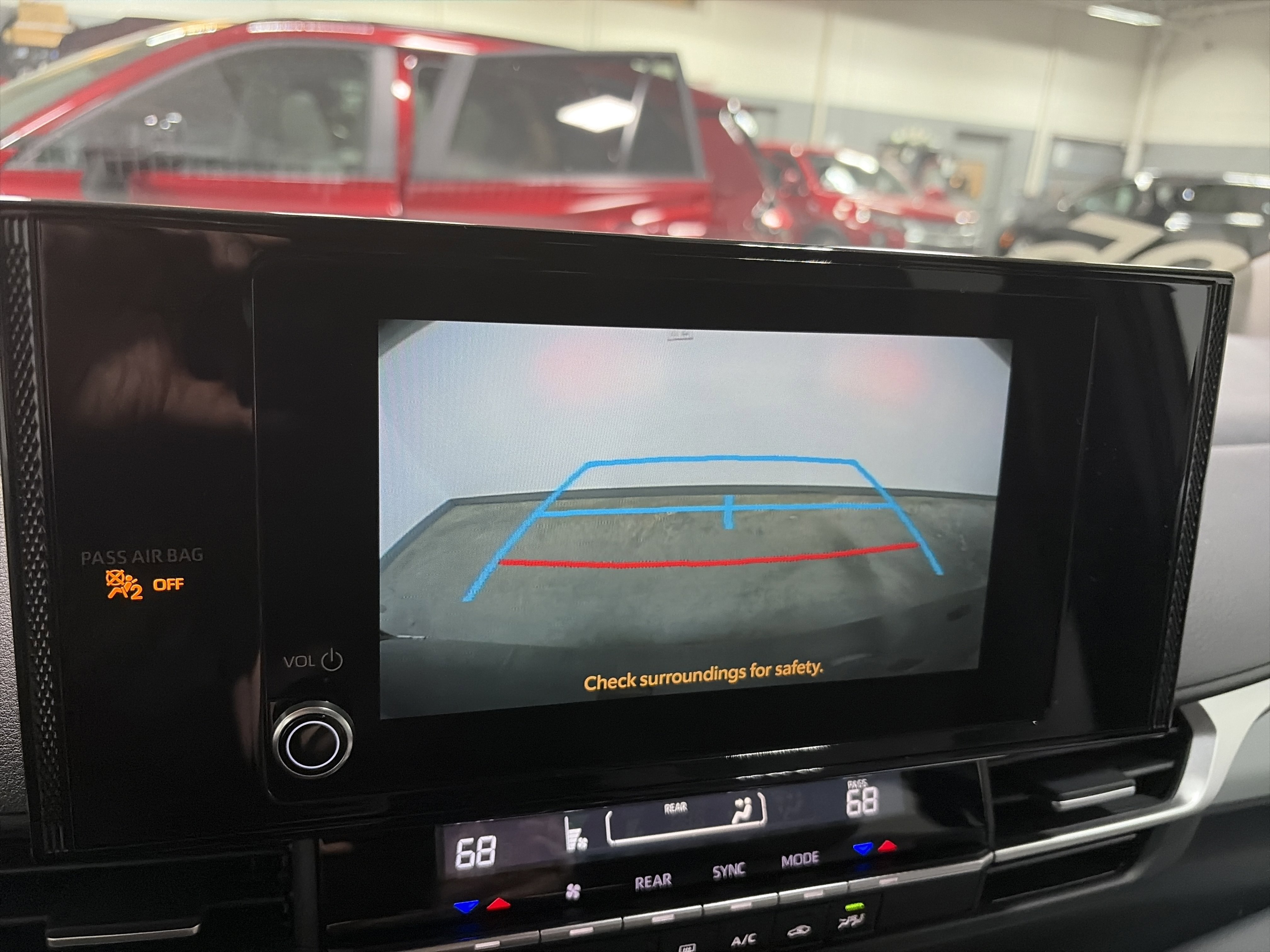 Used 2025 Toyota Sienna LE image 18