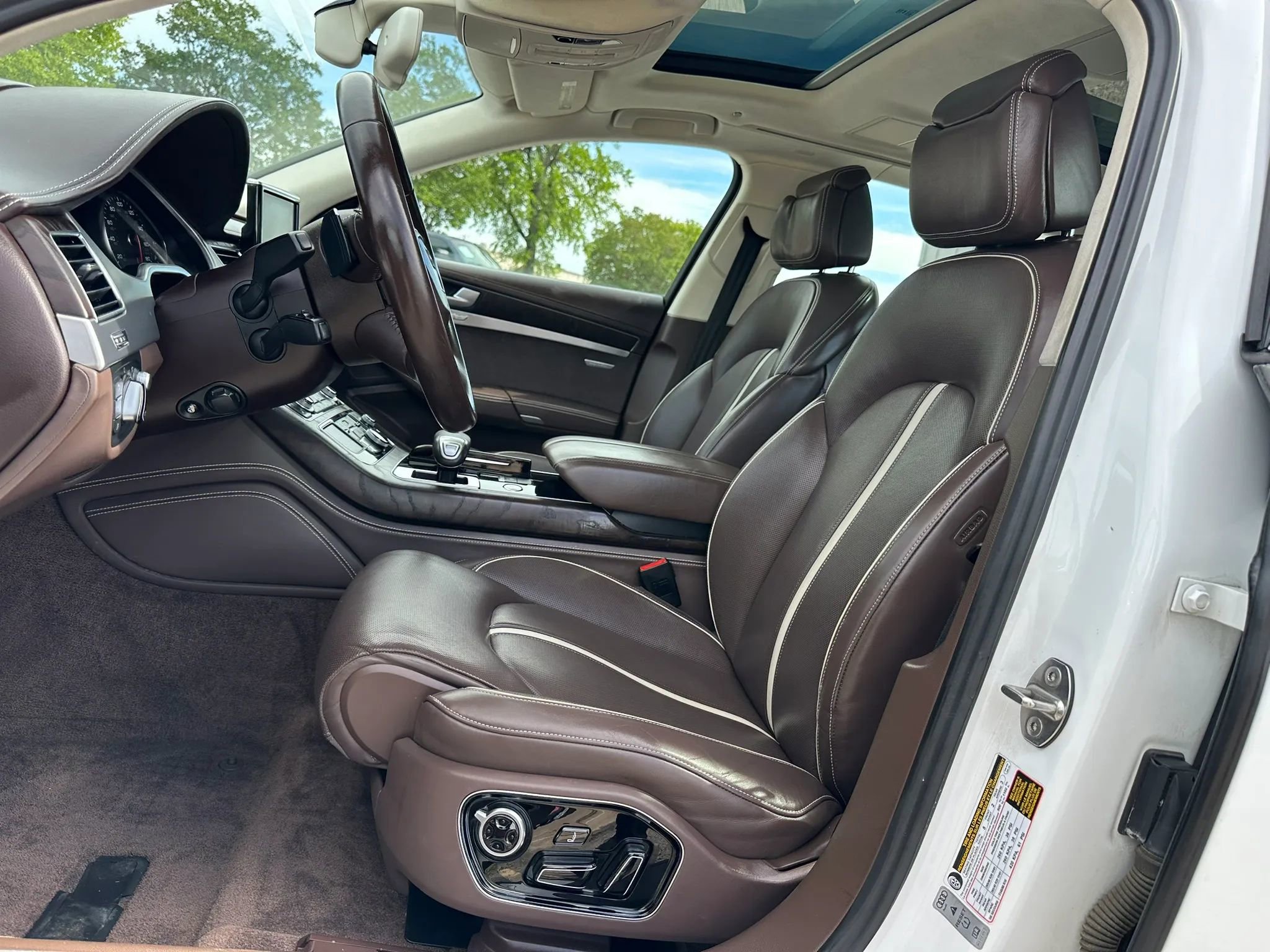 Used 2016 Audi A8 L 4.0T image 15