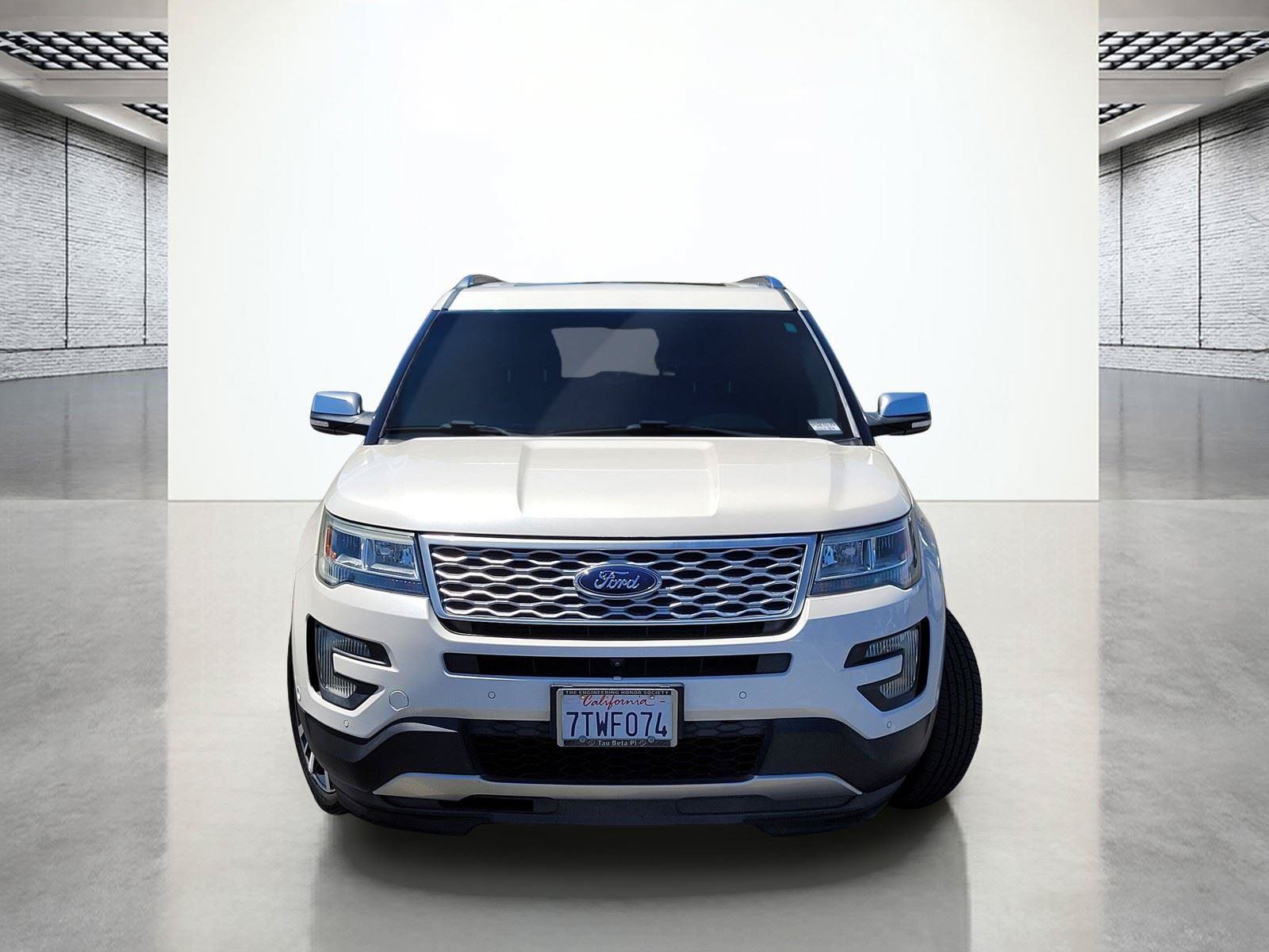 Used 2016 Ford Explorer Platinum AWD/4WD image 4