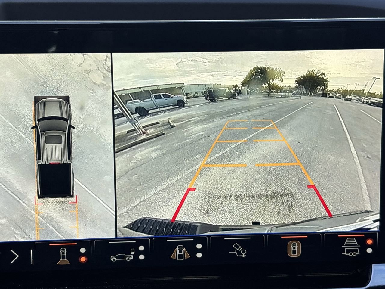 Used 2024 Chevrolet Silverado 1500 ZR2 w/ Technology Package image 18