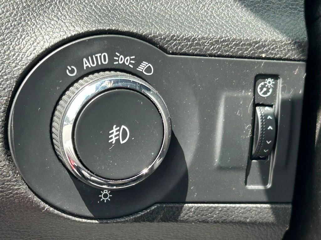 Used 2015 Chevrolet Camaro LT image 31