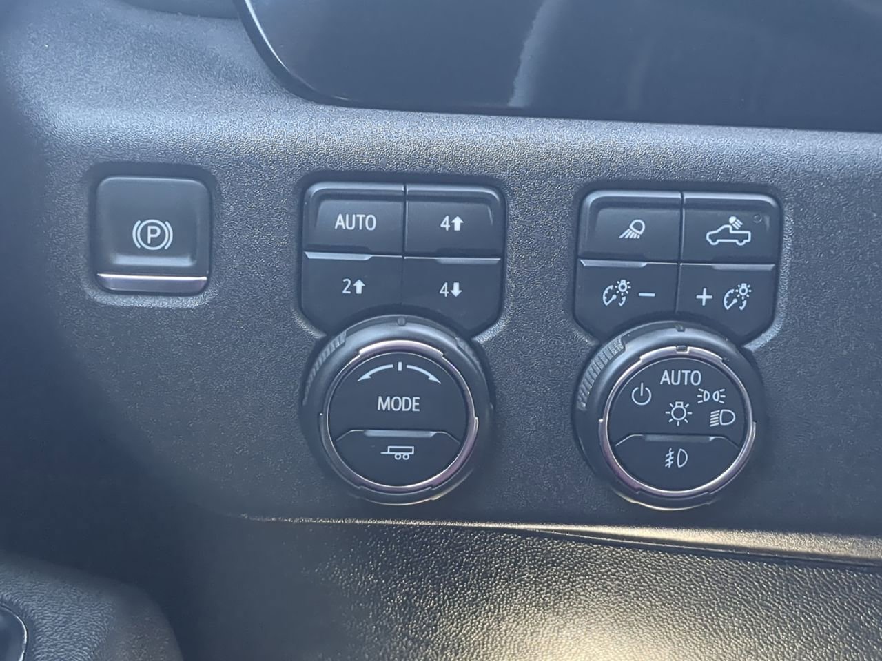 Used 2025 Chevrolet Silverado 3500 LTZ w/ Trail Boss Package image 18