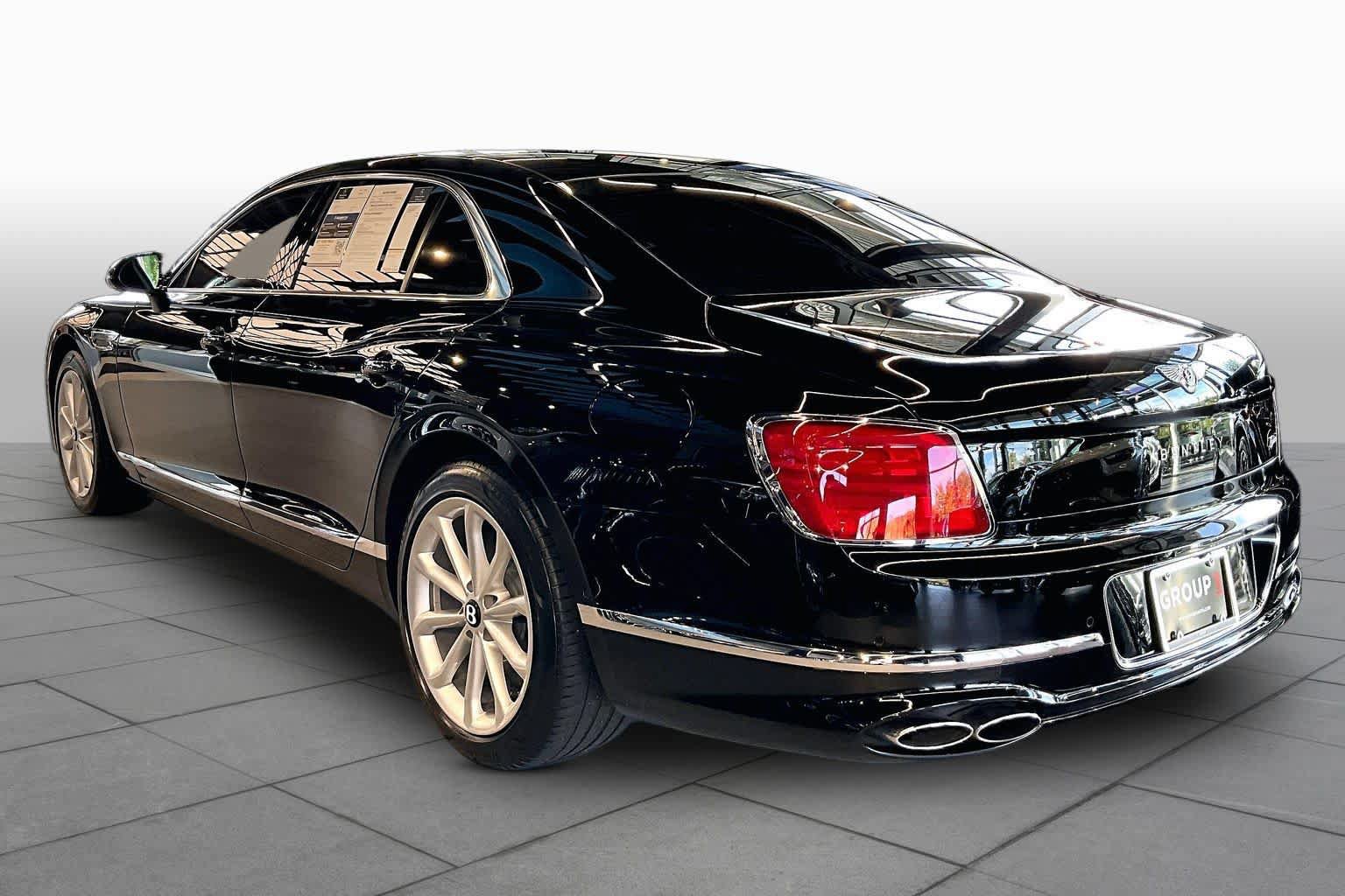 Used 2023 Bentley Flying Spur Plug-In Hybrid AWD/4WD image 12