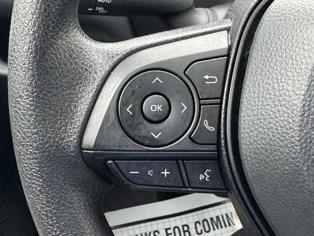 Used 2025 Toyota RAV4 XLE AWD/4WD image 17