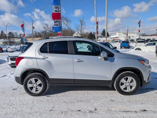 Used 2022 Chevrolet Trax LT w/ LT Convenience Package image 6