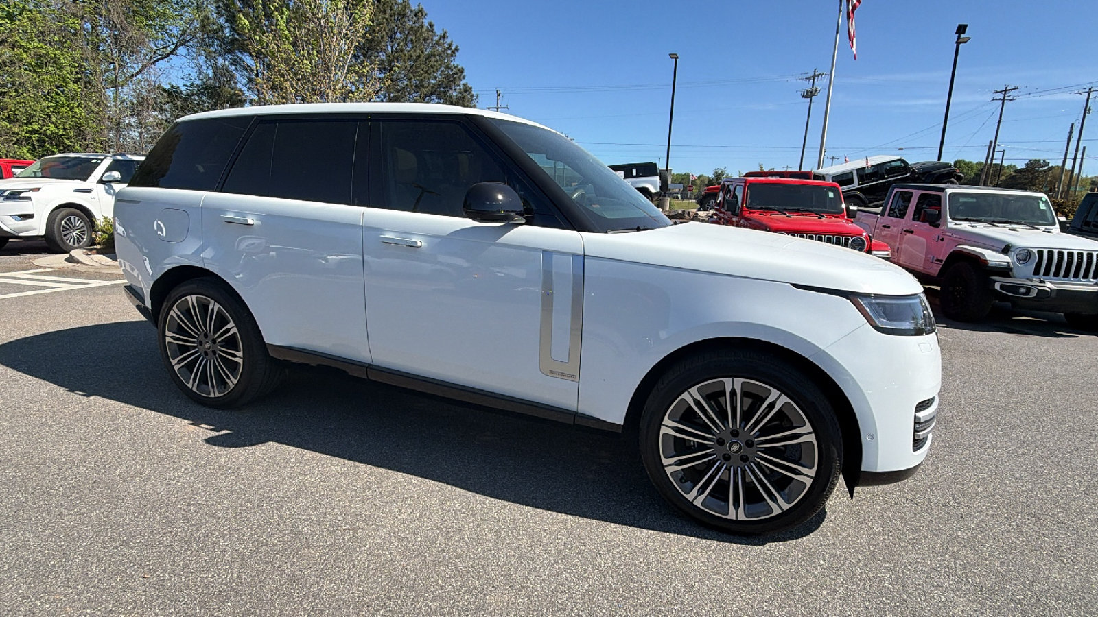Used 2025 Land Rover Range Rover Autobiography AWD/4WD image 5