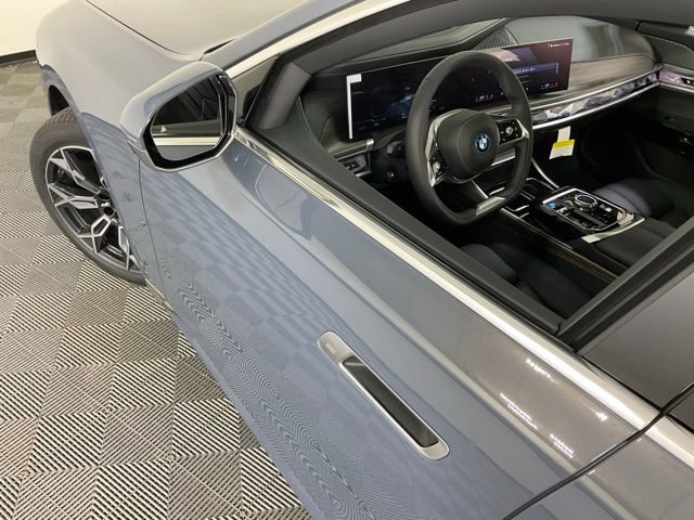 Used 2024 BMW i7 xDrive60 image 46