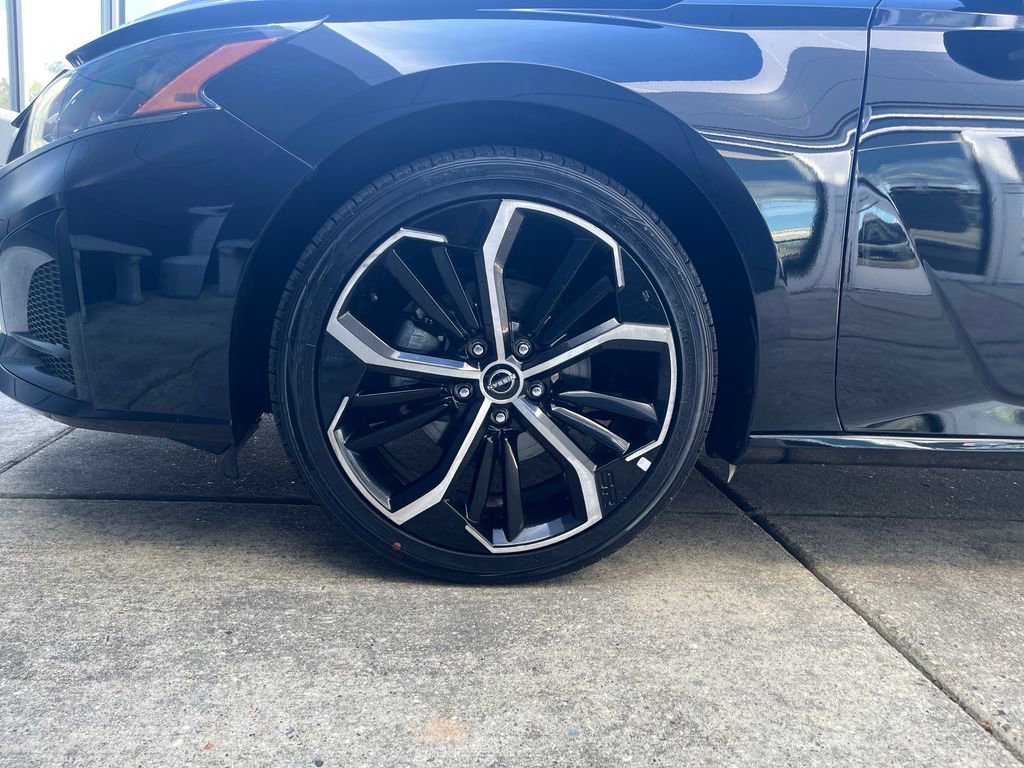 Used 2024 Nissan Altima 2.5 SR image 25