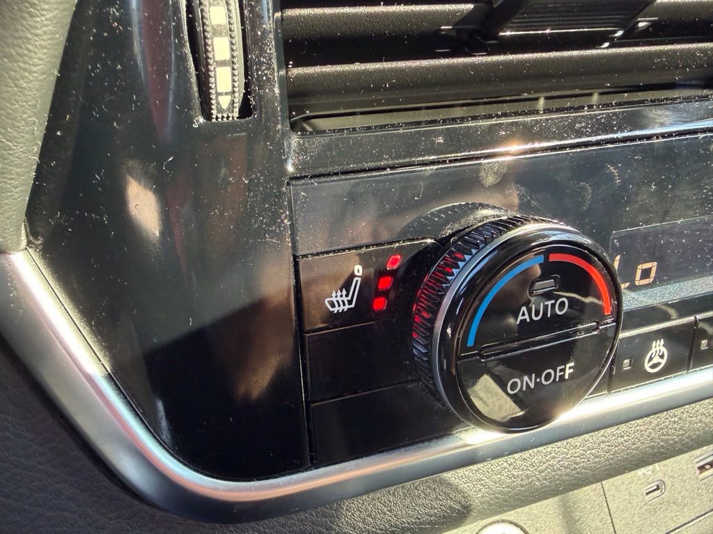 Used 2023 Nissan Rogue SV w/ SV Premium Package image 27