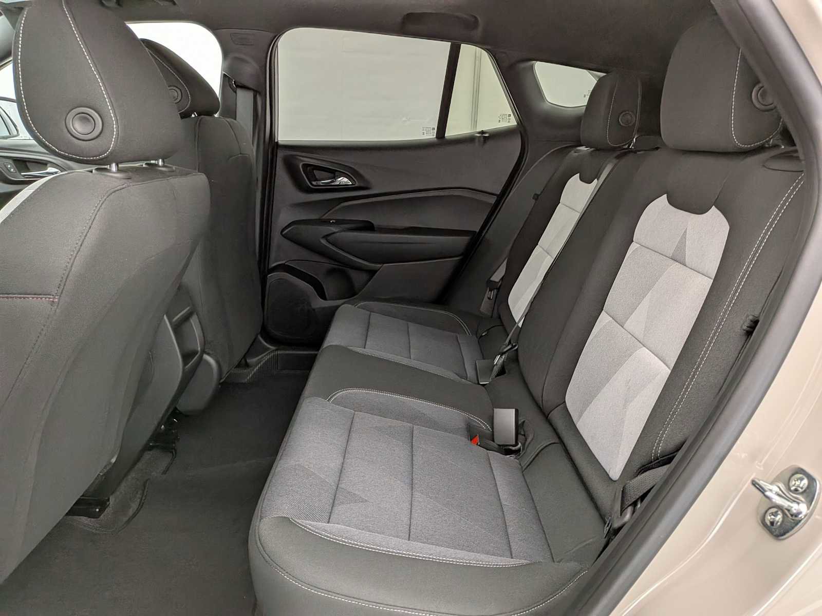 New 2026 Chevrolet Trax RS w/ Sunroof Package FWD image 20