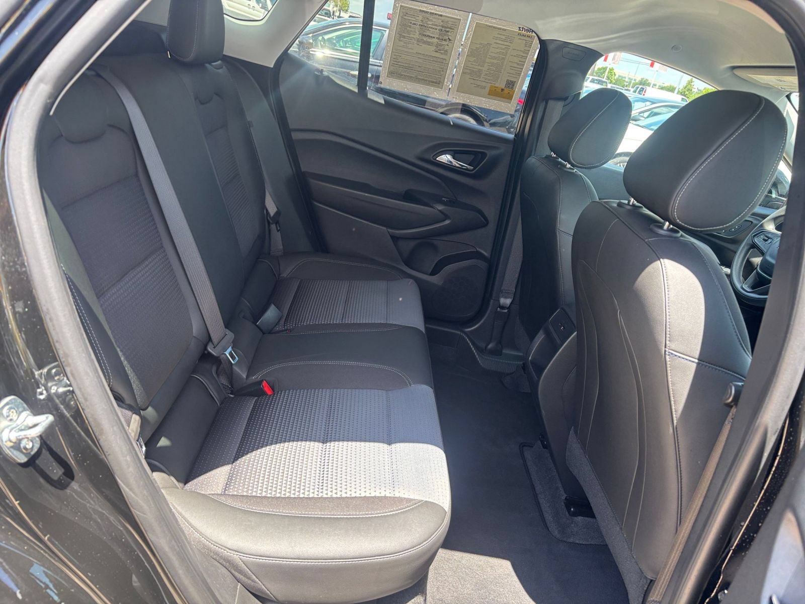 Used 2025 Chevrolet Trax LT FWD image 24