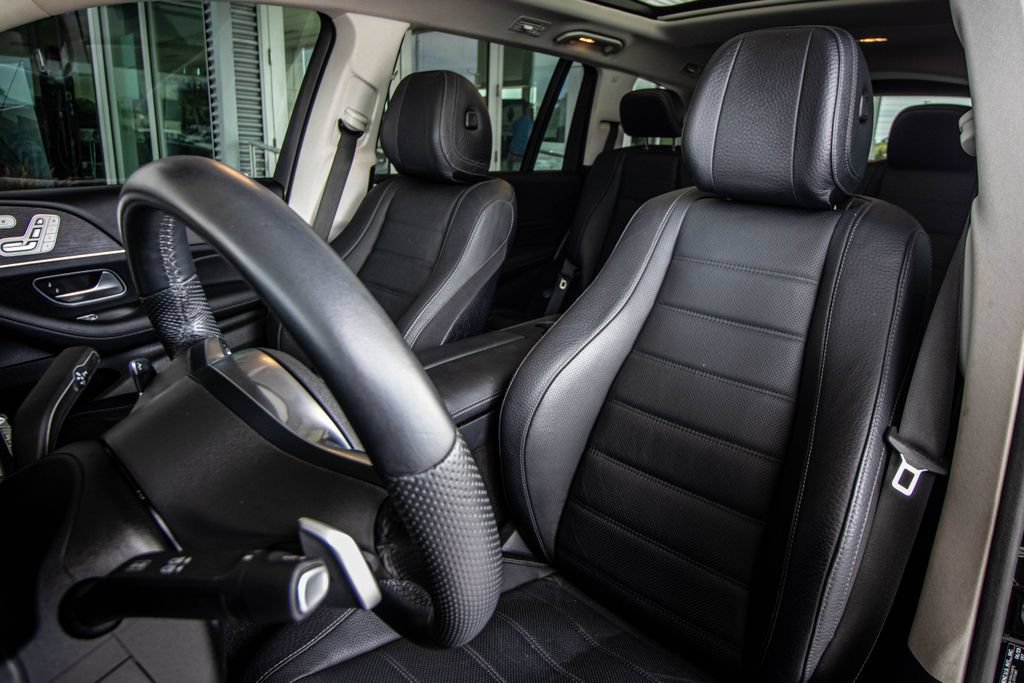 Used 2023 Mercedes-Benz GLS 580 4MATIC image 24