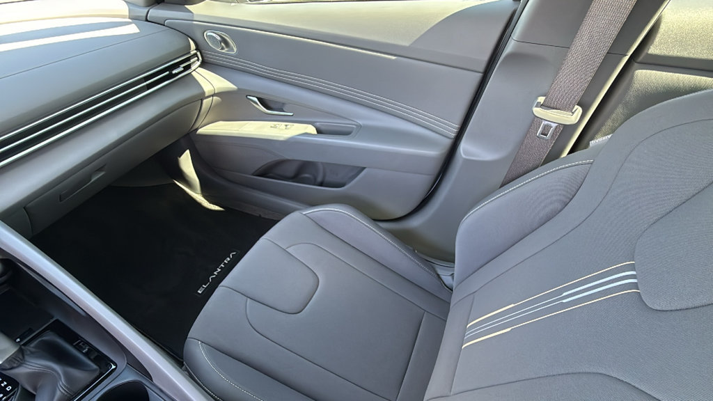 Certified 2026 Hyundai Elantra Sport FWD image 13
