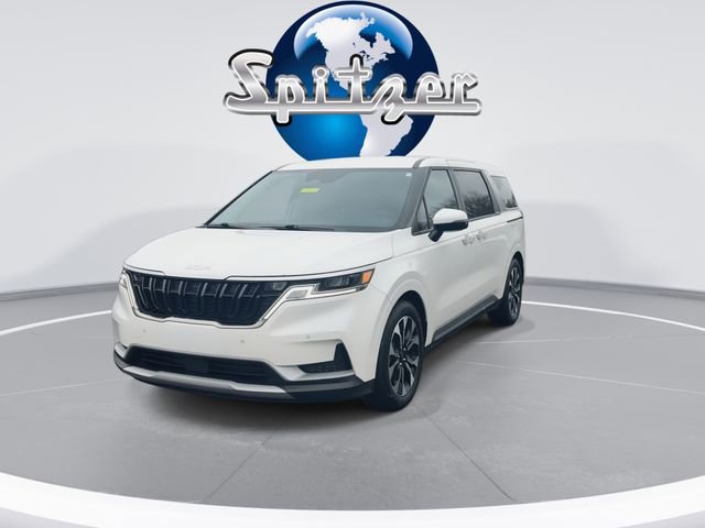 Used 2023 Kia Carnival EX image 4