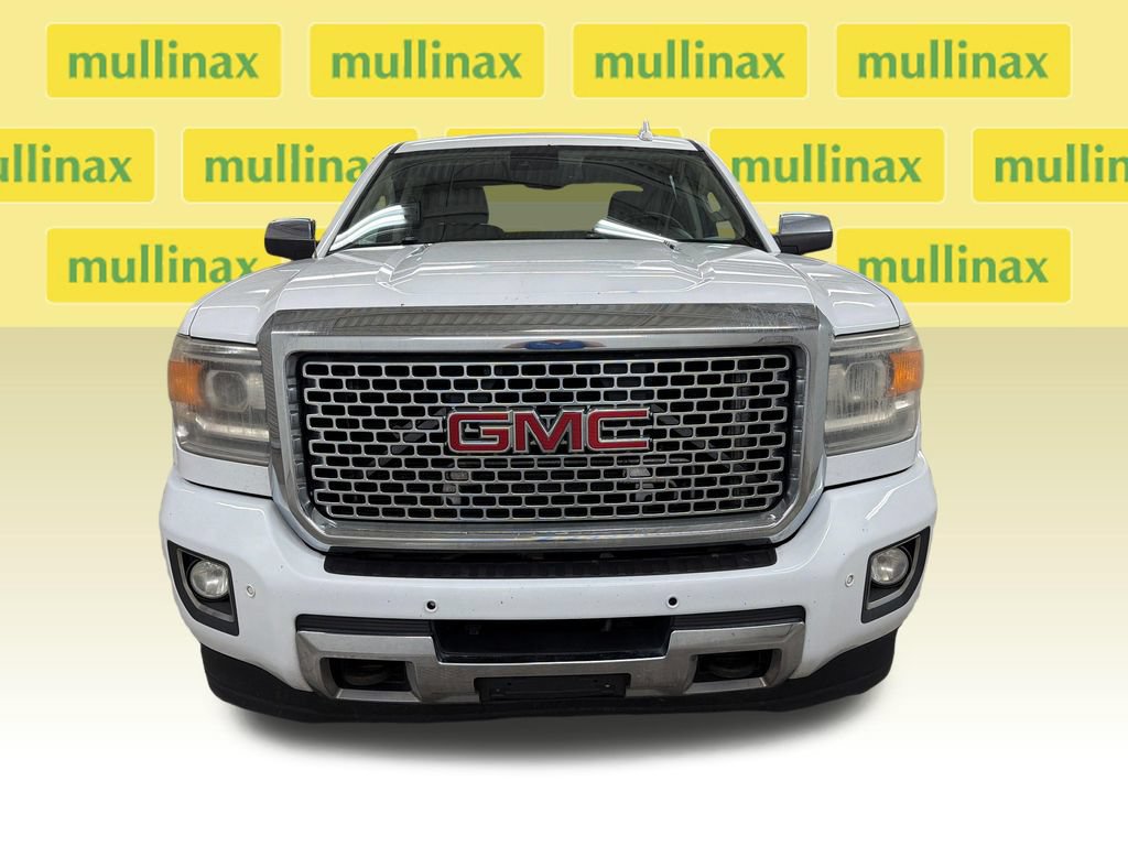 Used 2015 GMC Sierra 2500 Denali w/ Duramax Plus Package AWD/4WD image 13