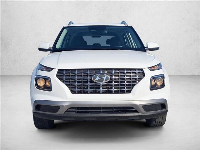 Used 2025 Hyundai Venue SEL video 2