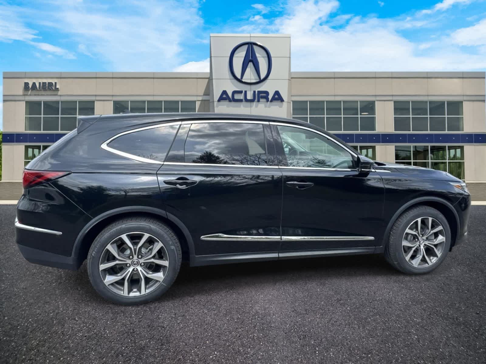 Used 2023 Acura MDX SH-AWD w/ Technology Package image 3