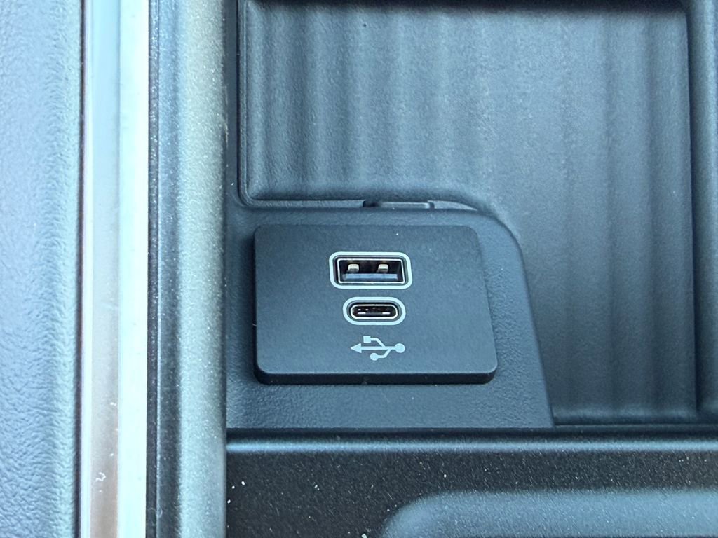 New 2026 Ford Expedition Active image 15