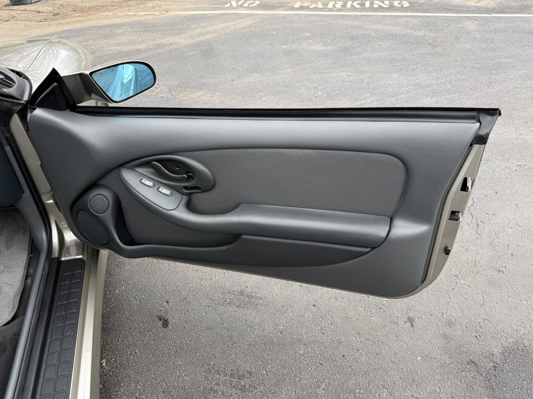 Used 1999 Pontiac Firebird Formula image 27