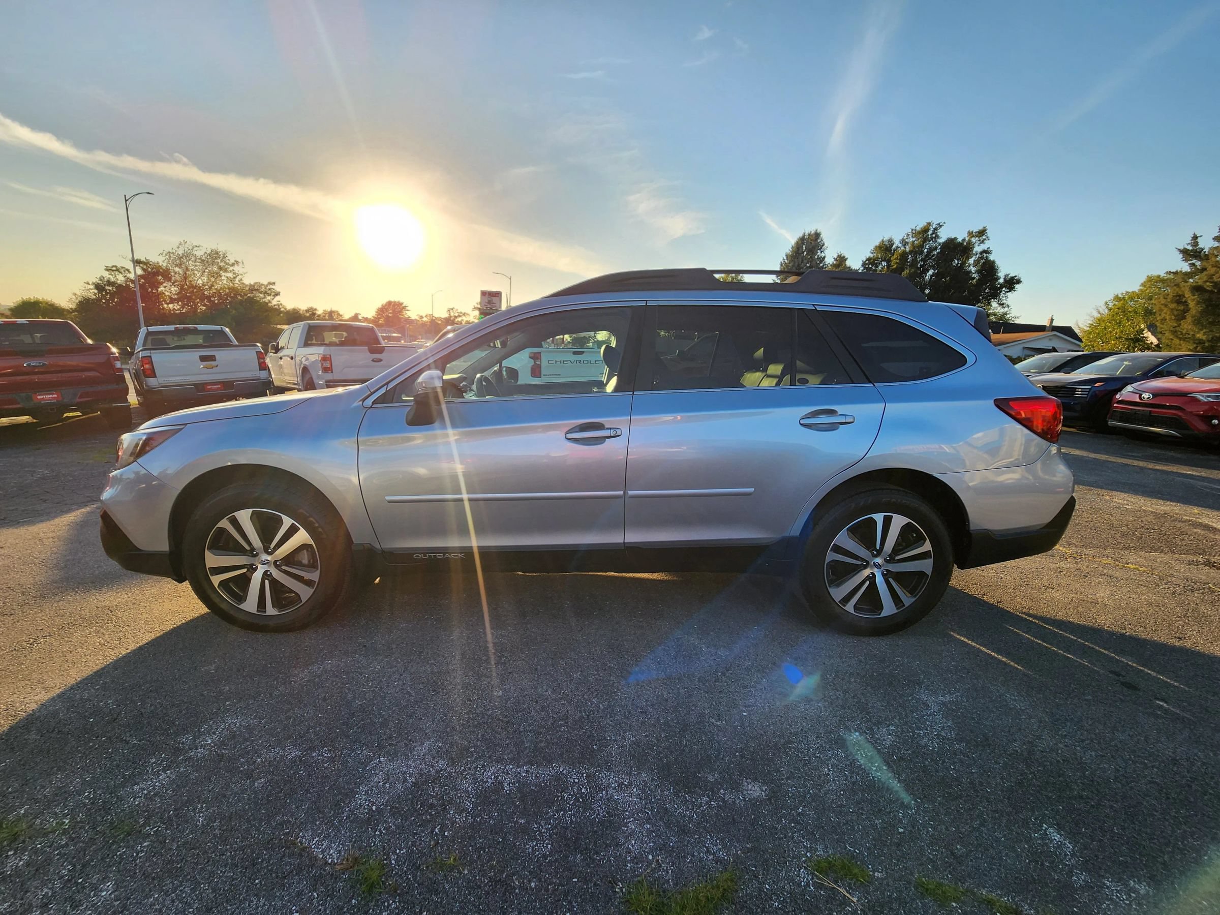 Used 2018 Subaru Outback 2.5i Limited AWD/4WD image 4