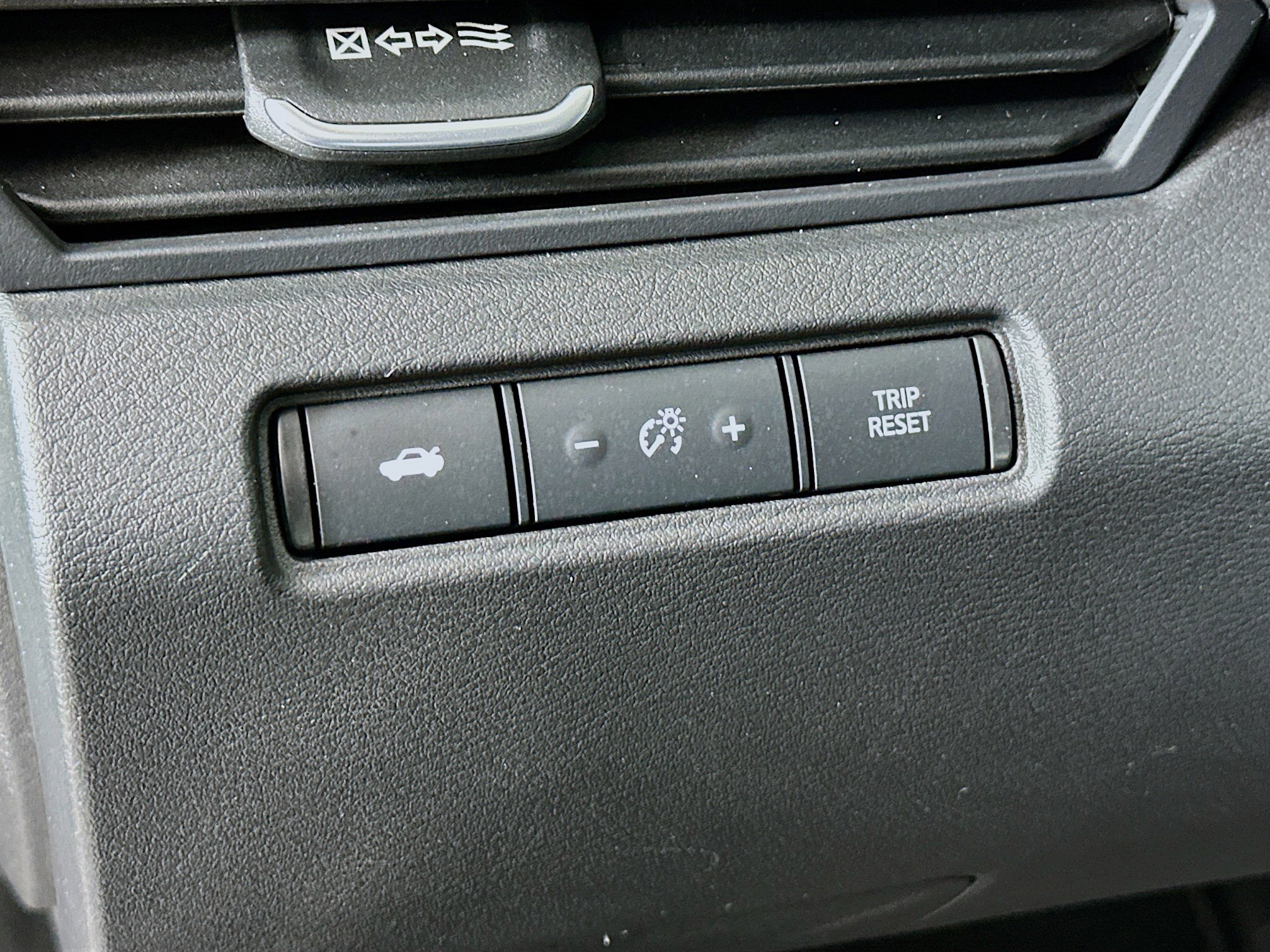 Used 2025 Nissan Altima 2.5 SV image 17