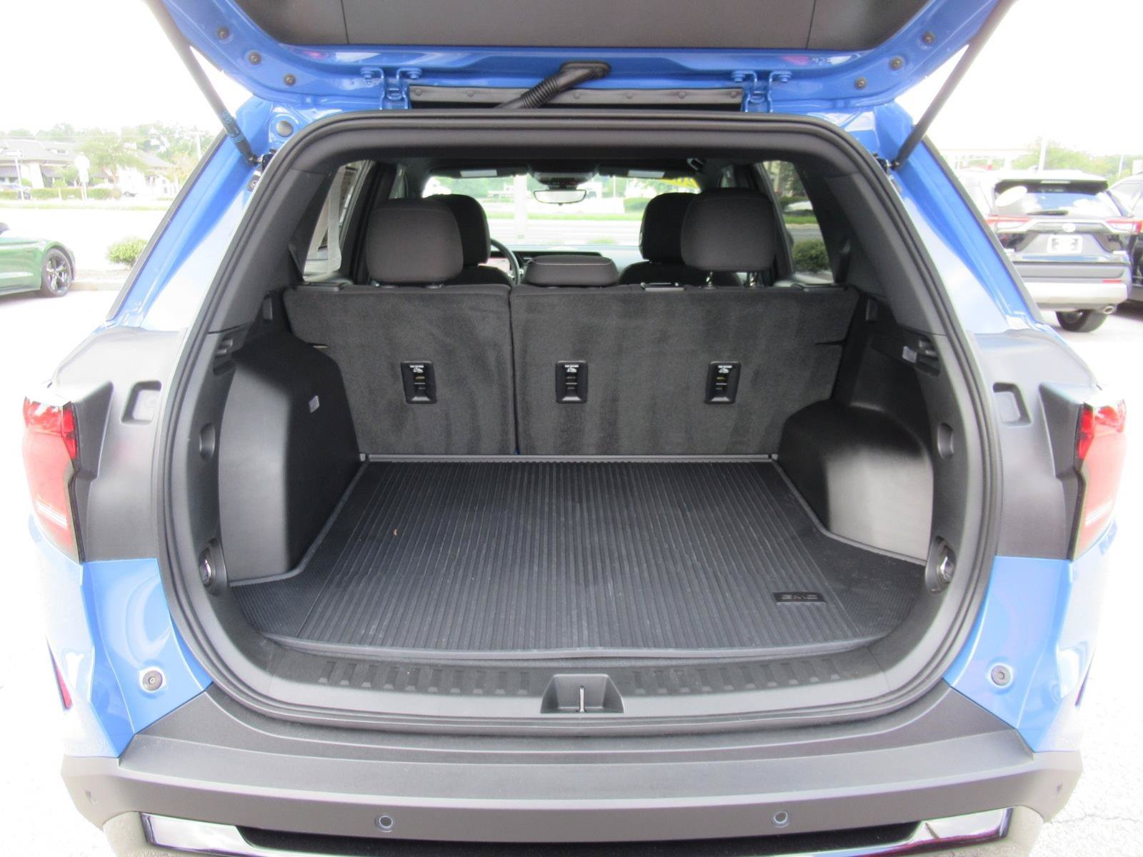Used 2026 GMC Terrain Elevation w/ Black Edition FWD image 35