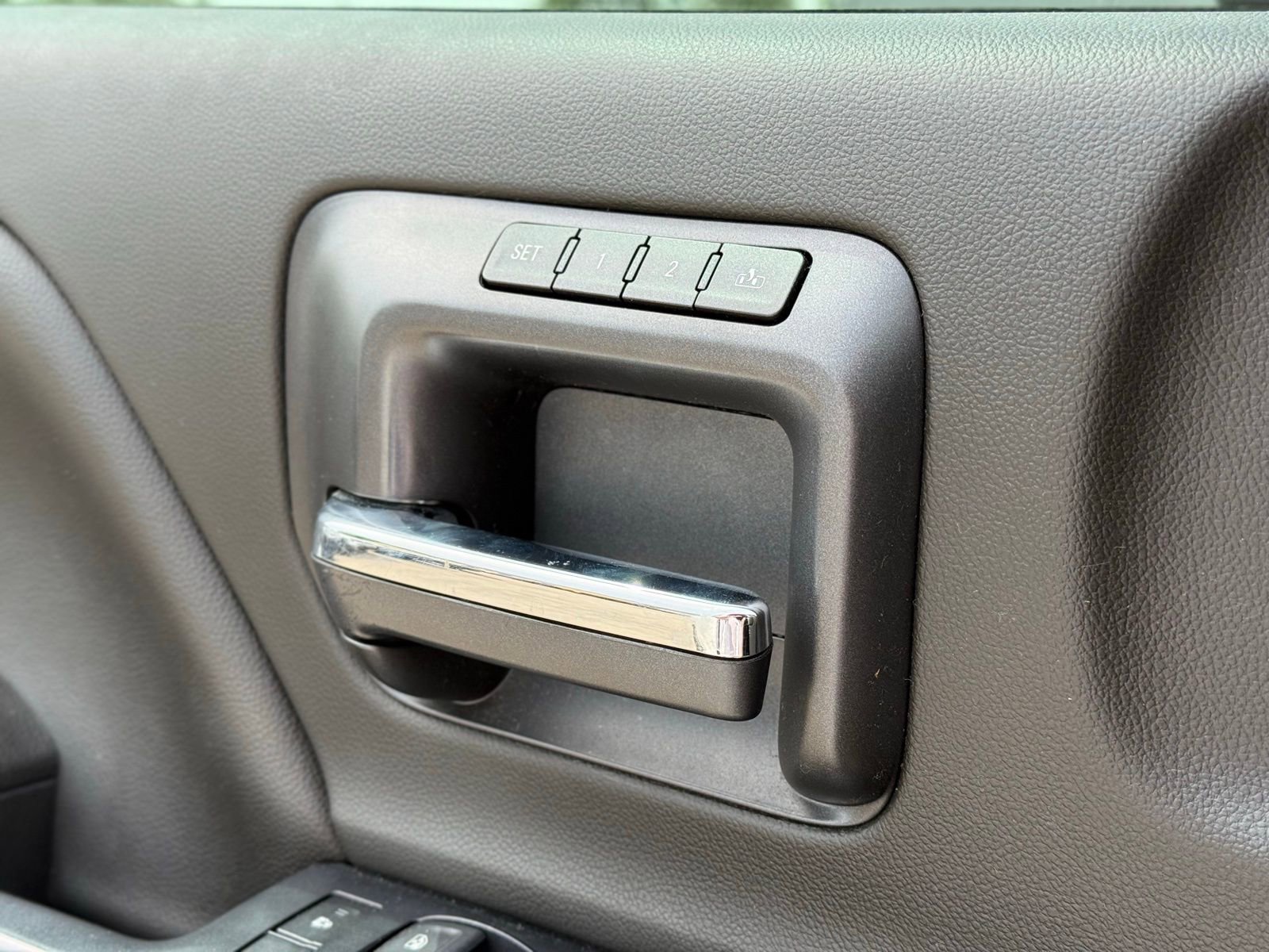 Used 2019 Chevrolet Silverado 2500 LTZ w/ LTZ Plus Package AWD/4WD image 24