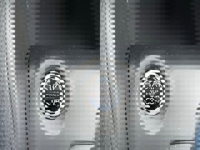 New 2025 Nissan Kicks Play S image 27