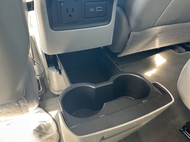 Used 2023 GMC Acadia SLT image 46