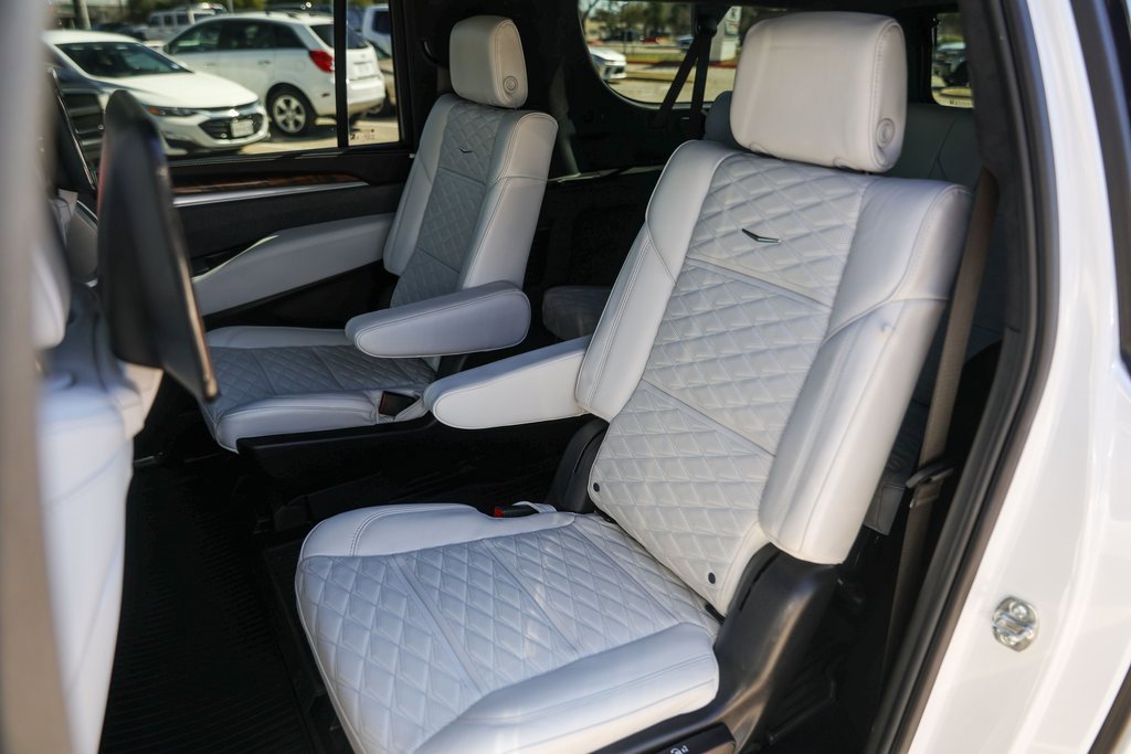 Certified 2025 Cadillac Escalade ESV Sport Platinum image 24