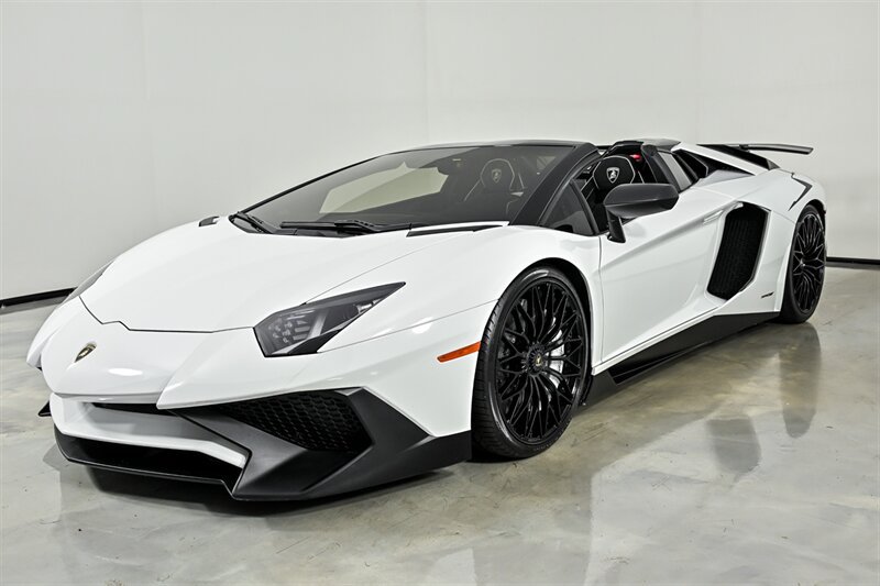 Used 2017 Lamborghini Aventador LP 750-4 Superveloce AWD/4WD image 5
