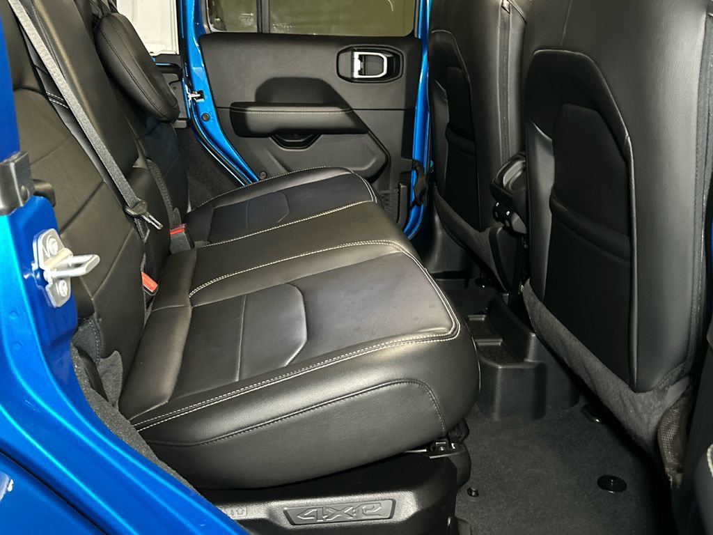 Used 2023 Jeep Wrangler Unlimited Sahara image 13