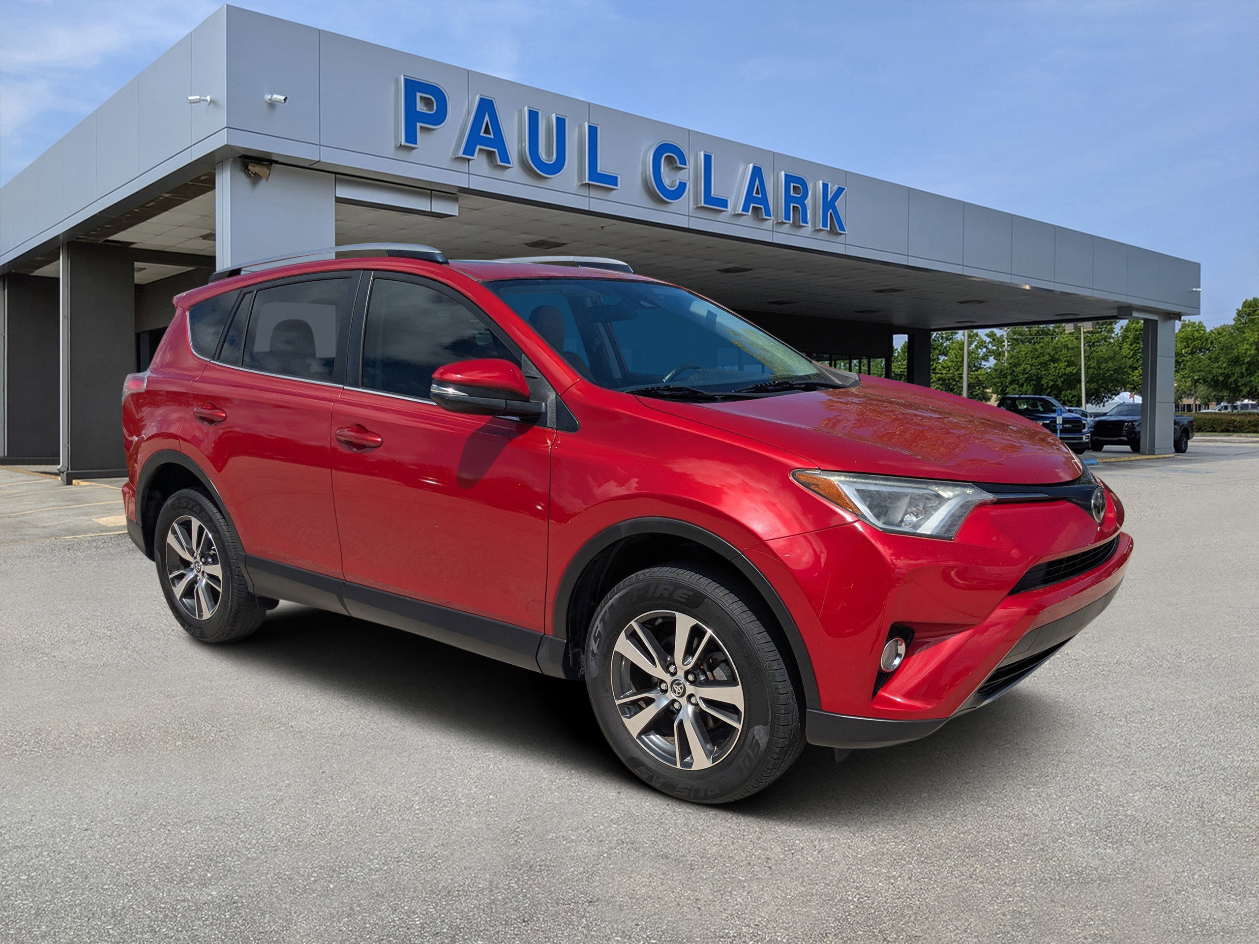 Used 2017 Toyota RAV4 XLE image 1