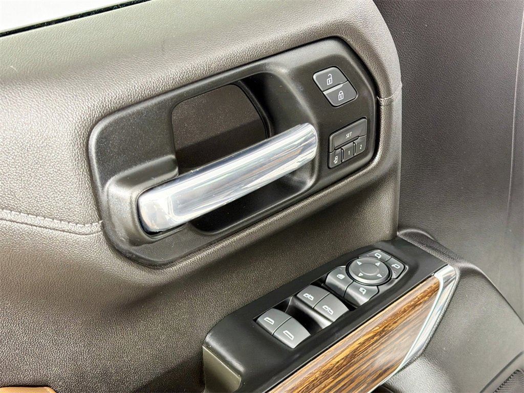 Used 2019 Chevrolet Silverado 1500 High Country image 17