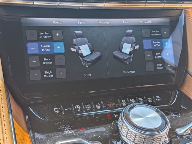 Used 2024 Jeep Grand Wagoneer Series III w/ Rear Seat Video Group 1 AWD/4WD image 13