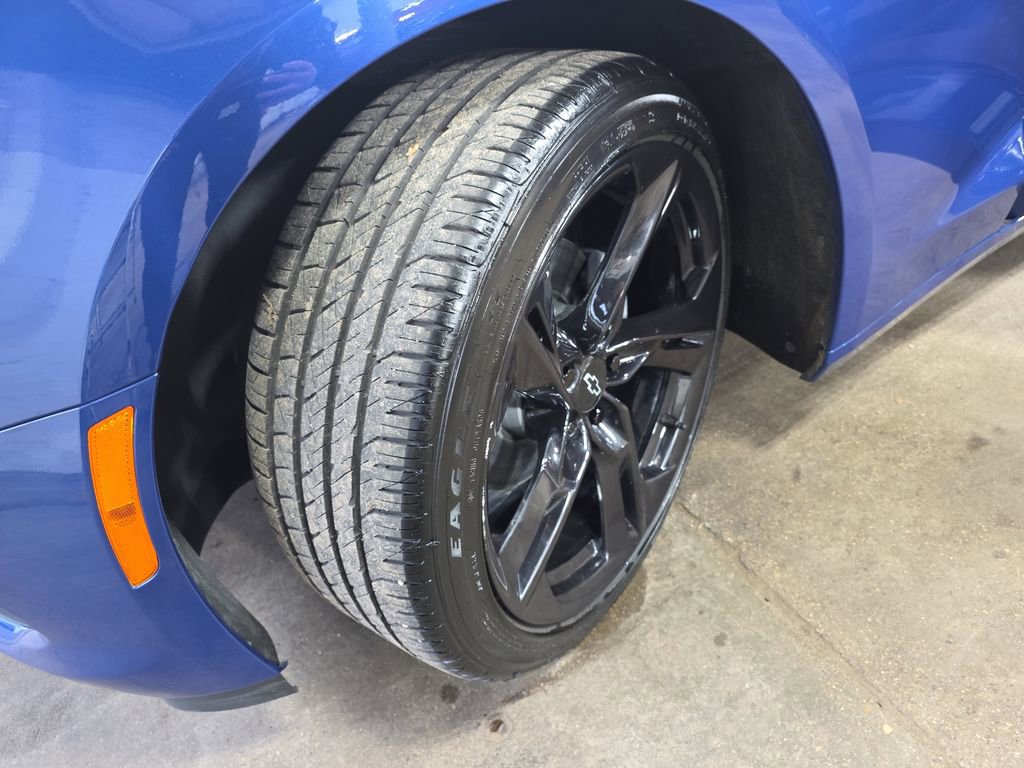 Used 2024 Chevrolet Camaro LT w/ Technology Package image 28
