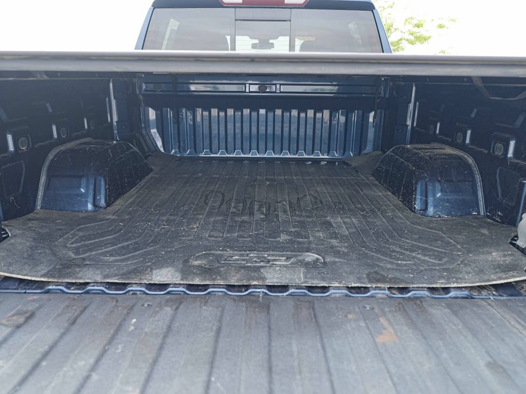 Used 2021 Chevrolet Silverado 1500 LTZ w/ Safety Package II AWD/4WD image 16