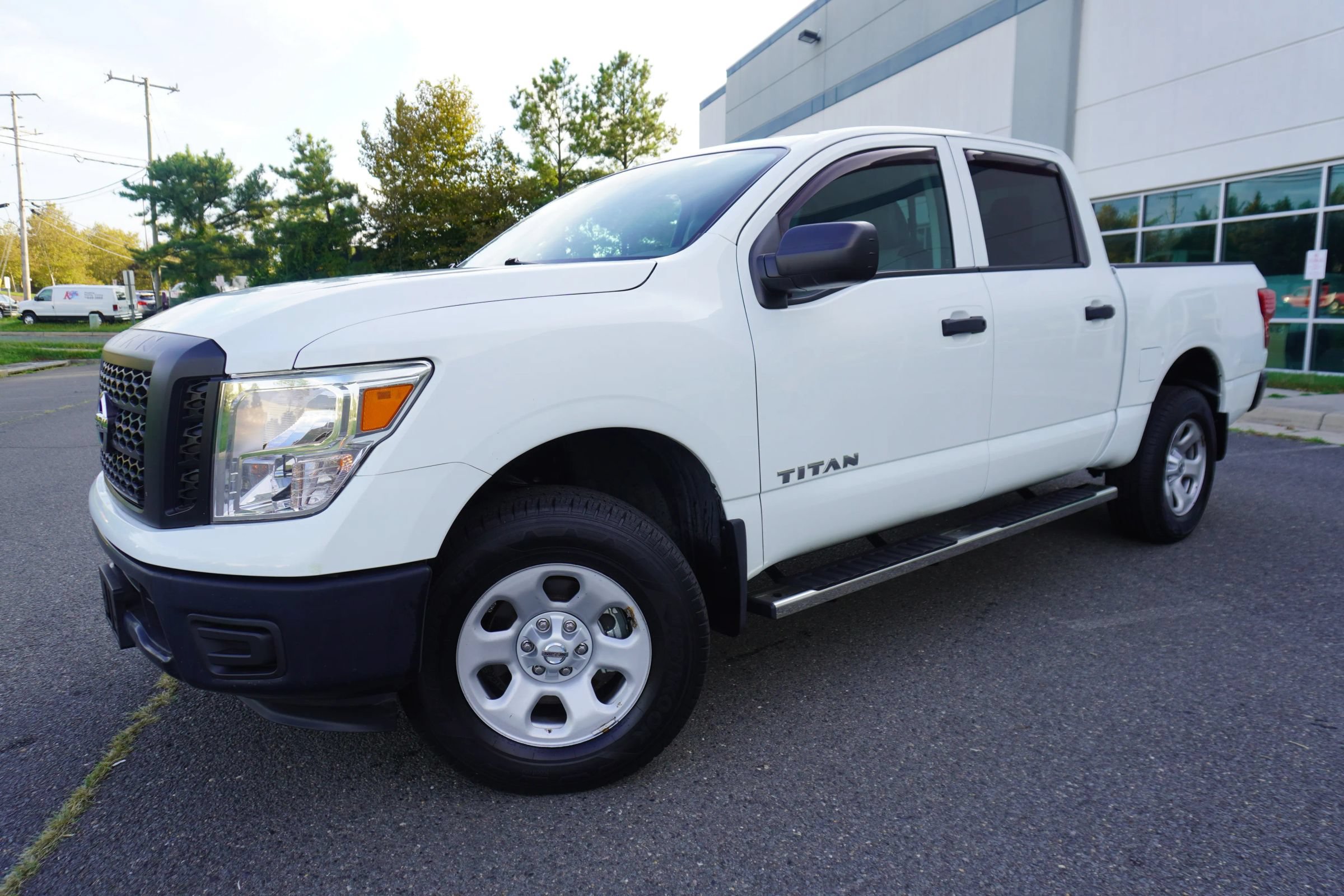 Used 2017 Nissan Titan S AWD/4WD image 3