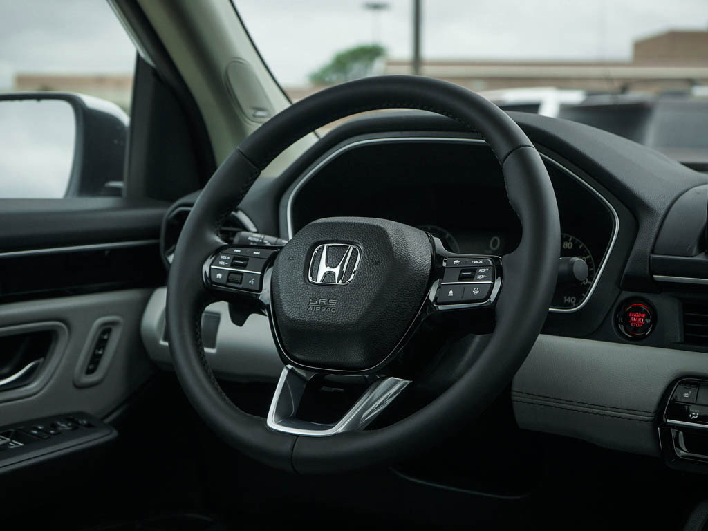 New 2025 Honda Pilot Touring image 17