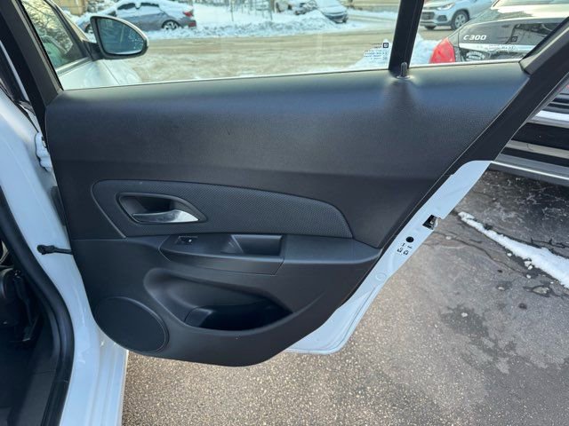 Used 2015 Chevrolet Cruze LT image 25